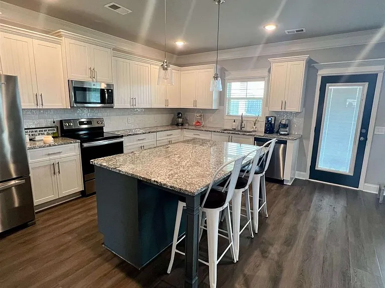 224 Ashley Nicole Ave — Photo 4