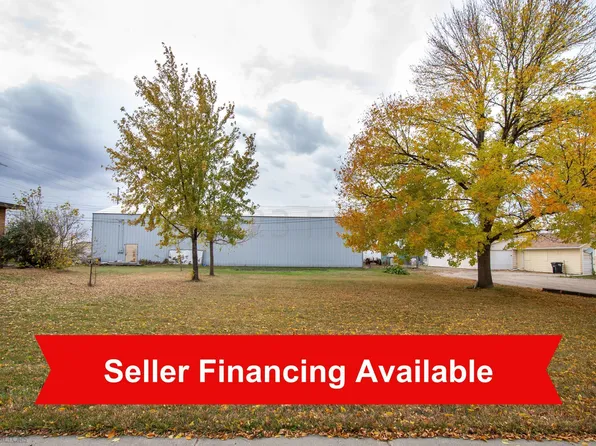 213 24th St S, Fargo, ND 58103