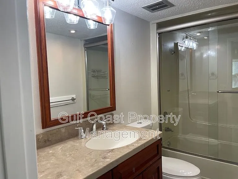 270 Santa Maria St #104 — Photo 20