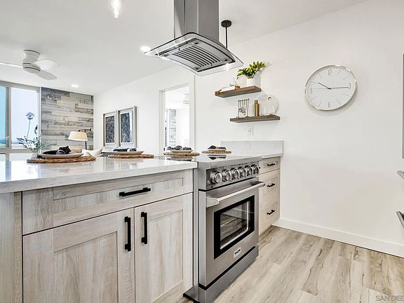 5th image of 2999 Mission Blvd Unit 302