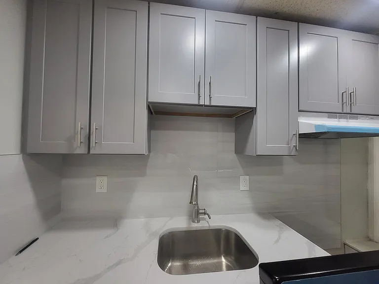 1289 S Main St #2W — Photo 8