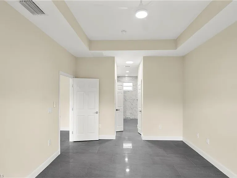 1043 Albert Ave — Photo 20