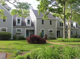 89 13th St N, Edgartown, MA 02539