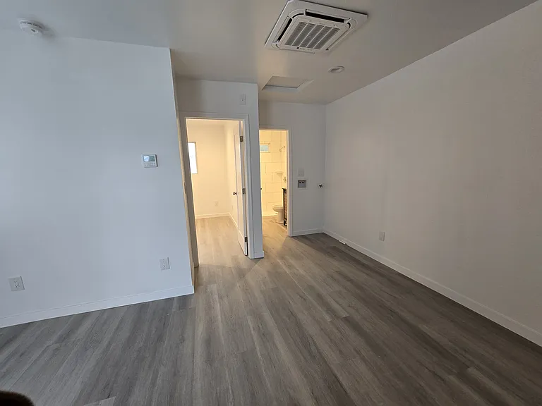 2706 Thornton Ave #B — Photo 2
