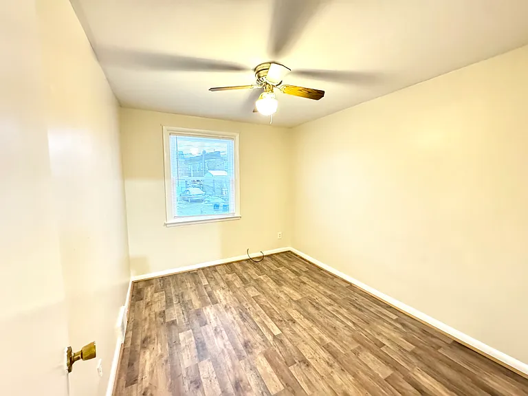8560 Castor Ave — Photo 12