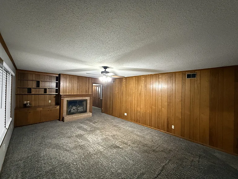 2426 E Blackstock Rd — Photo 18