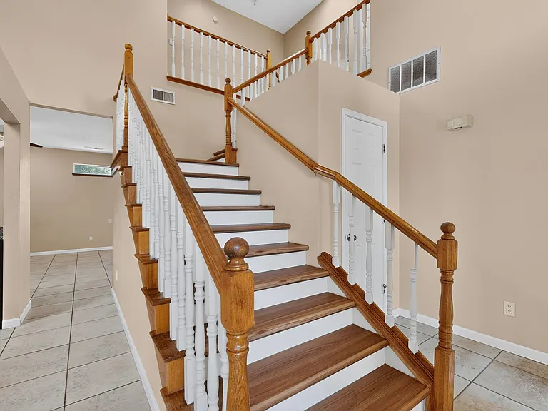 8405 Fairmont Dr NW — Photo 10