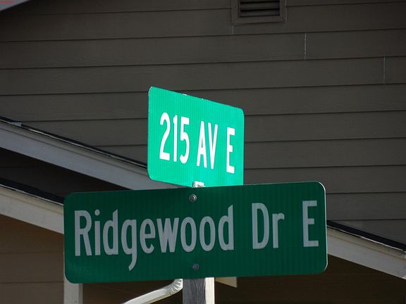 5th image of 13422 215th Ave E