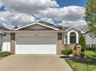 117 Hollick Kenyon Way NW, Edmonton, AB T5Y 2T4