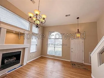 3 bed, 3.0 bath, 1714 sqft, $2,150 — Photo 3