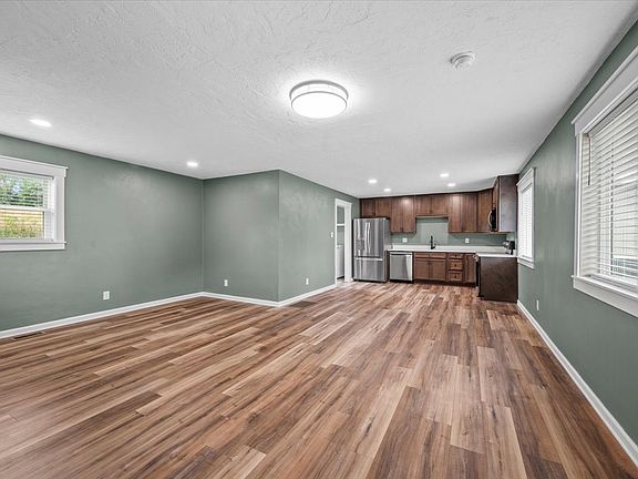 Living/Dining Area