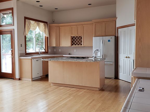 Kitchen with granite island