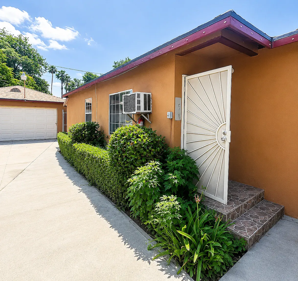 2 bed, $2,400 — Photo 1