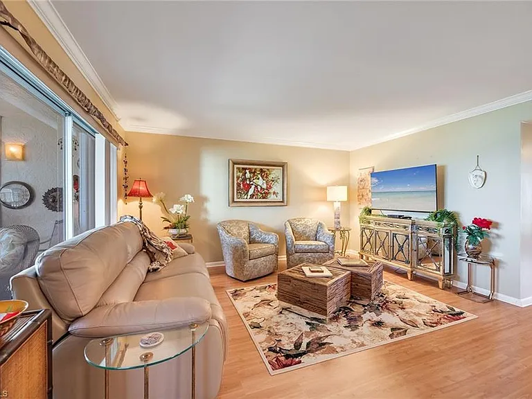 3500 Gulf Shore Blvd N #505 — Photo 2