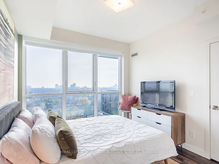 2093 Fairview St #1405 — Photo 16