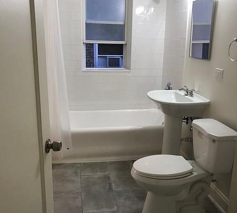 4th image of 6825 S Clyde Ave #2N