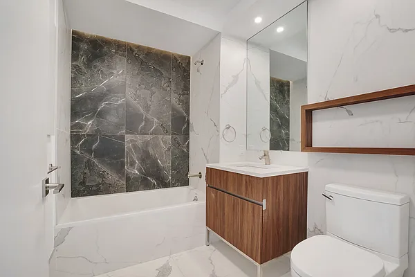 Rented by EXR | media 18