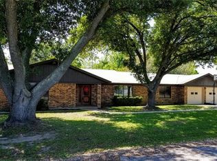 217 N 4th St, Thorndale, TX 76577