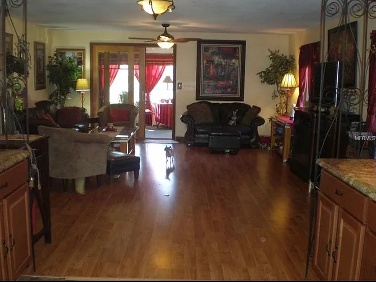 724 McKenzie St — Photo 7
