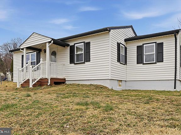 5th image of 235 Spring St