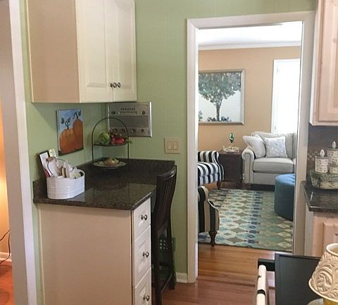5th image of 612 W Woodlawn Ave