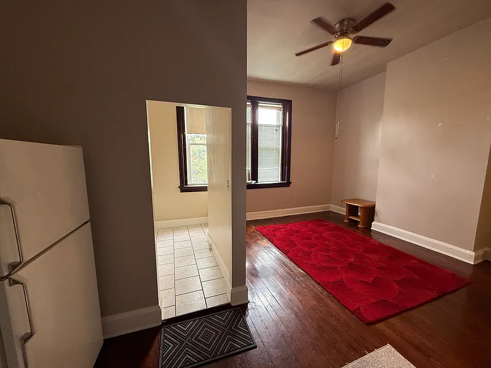 2106 Saint Paul St #3F