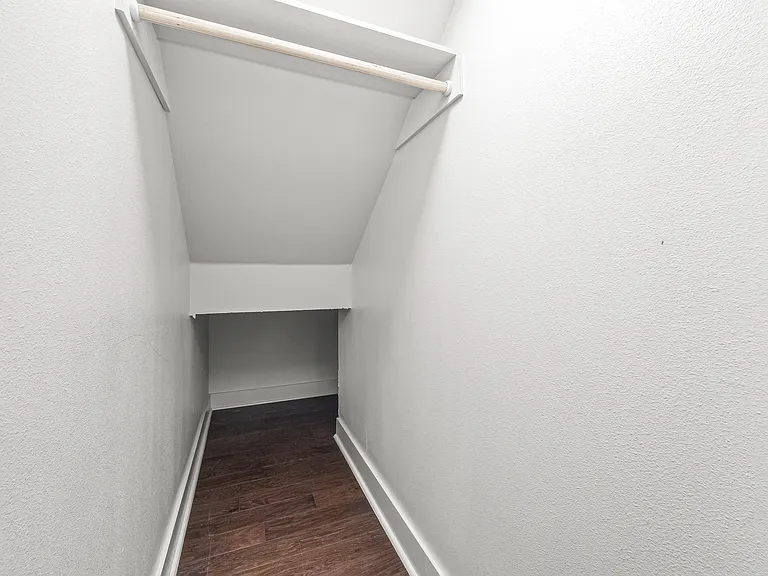 910 W Cato Springs Rd — Photo 18