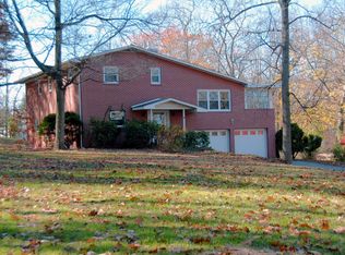 8 Pine Ln, Lewistown, PA 17044