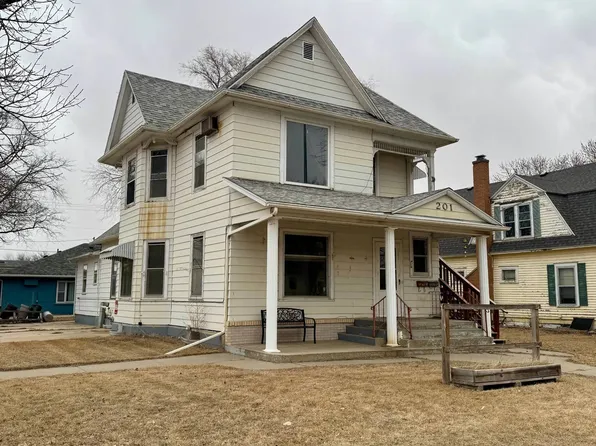 201 E 7th Ave, Redfield, SD 57469