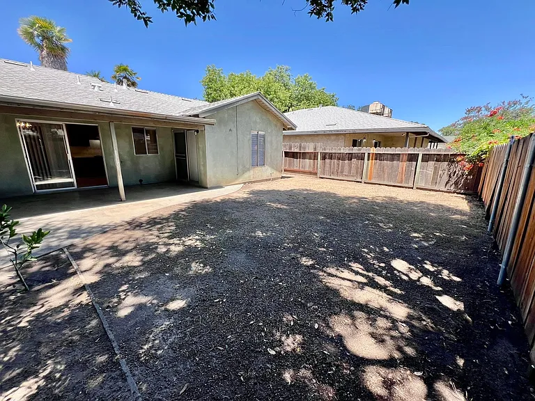 1322 Rose Ave — Photo 17