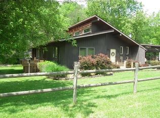 61 Lomax Ln, Elkview, WV 25071