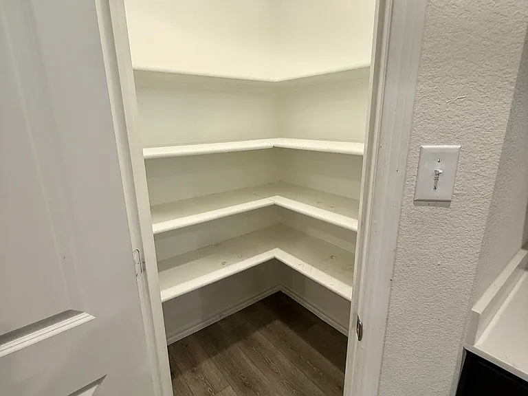 Kitchen pantry