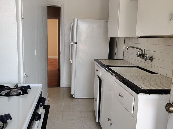 5th image of 4321 Leeland St #3