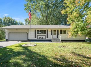 808 Oak Ridge Point NE, Blaine, MN 55434