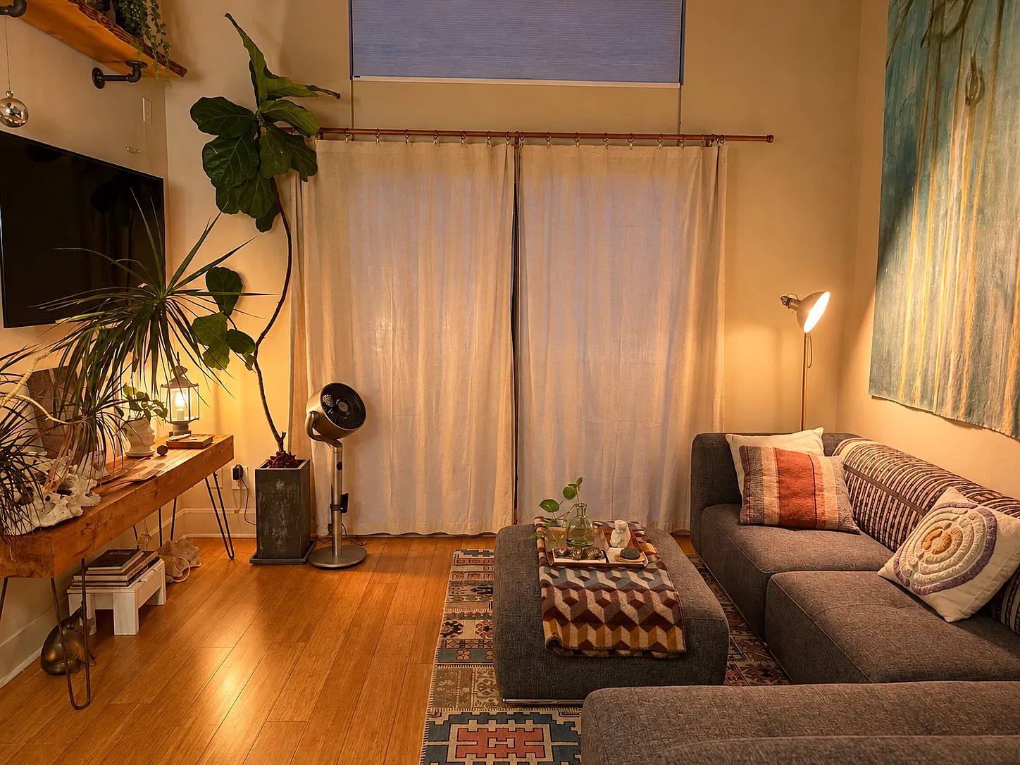 1303 S Hill St — Photo 3