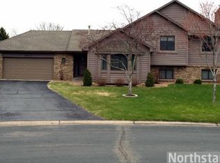9012 Nantwick Rdg N, Brooklyn Park, MN 55443
