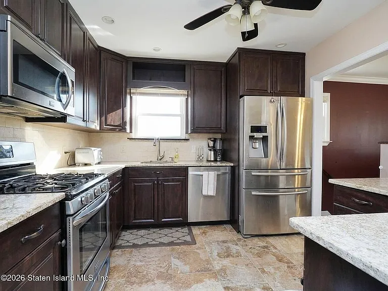 58 E Stroud Ave — Photo 3