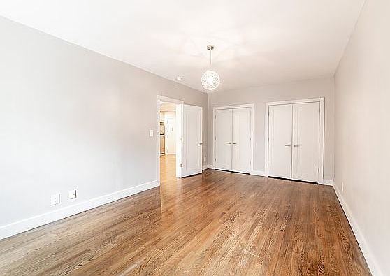 1st image of 15 Crooke Ave #2R