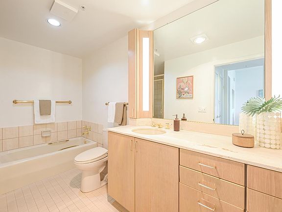 5th image of 100 Deer Valley Road #3H