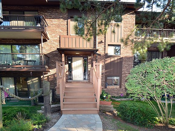 3rd image of 65 Pier Dr APT 301