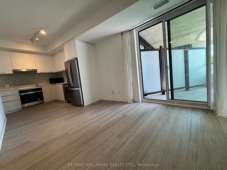 8188 Yonge St #431 — Photo 6
