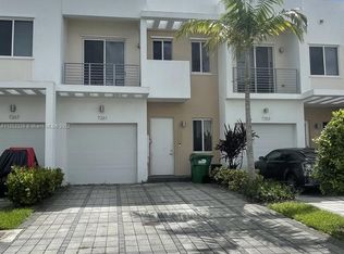 7261 NW 103rd Path, Doral, FL 33178