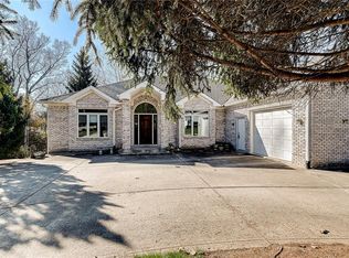 10559 Oak Ridge Dr, Zionsville, IN 46077