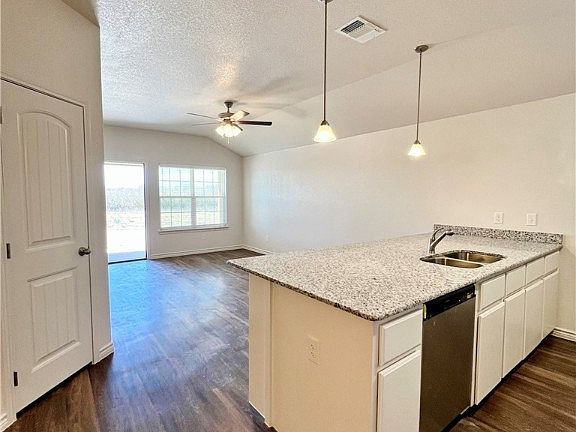 5th image of 217 Dolphin Dr
