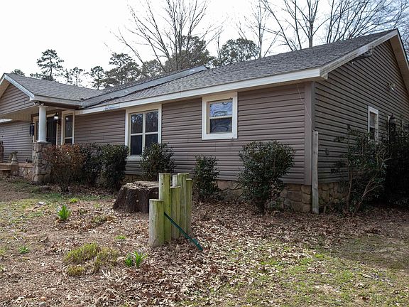 3rd image of 128 Madden Ln