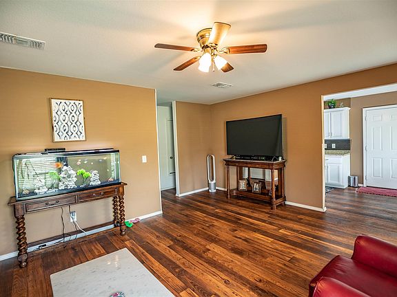4th image of 4250 Sunrise Dr