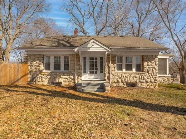 7005 Raytown Rd, Raytown, MO 64133