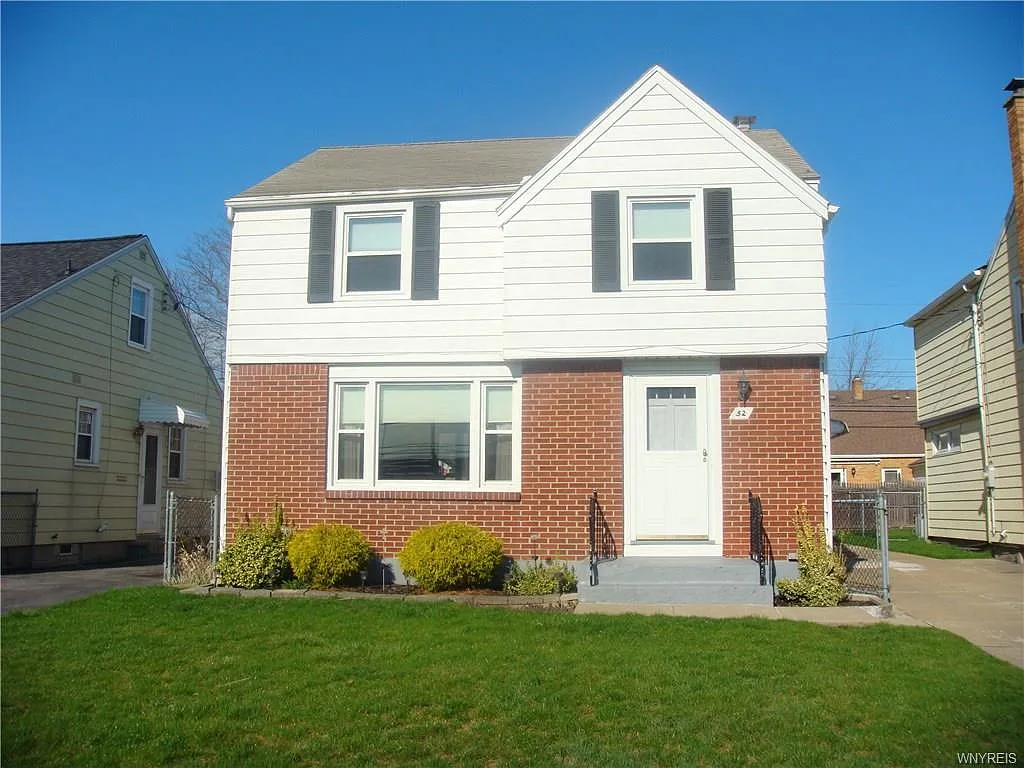 52 Hartford Ave photo 1