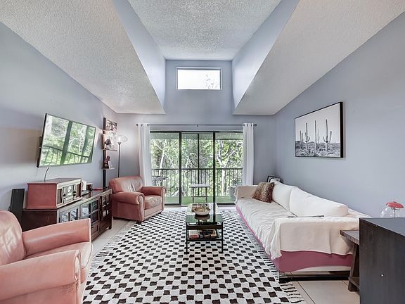 2nd image of 1009 Green Pine Boulevard #B3
