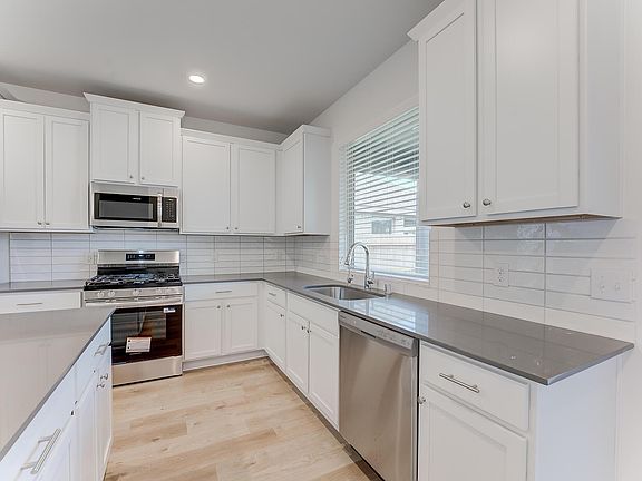 7th image of this home